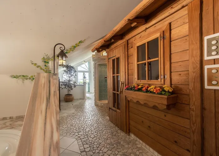 Otel Irmgard Strass im Attergau